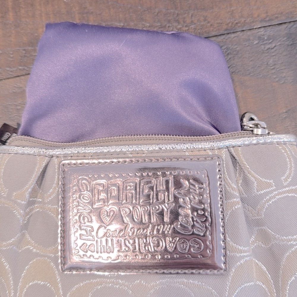 Coach Y2K Poppy Metallic Wristlet w/Hang Tag (EUC) (No Callouts) - Picture 14 of 17